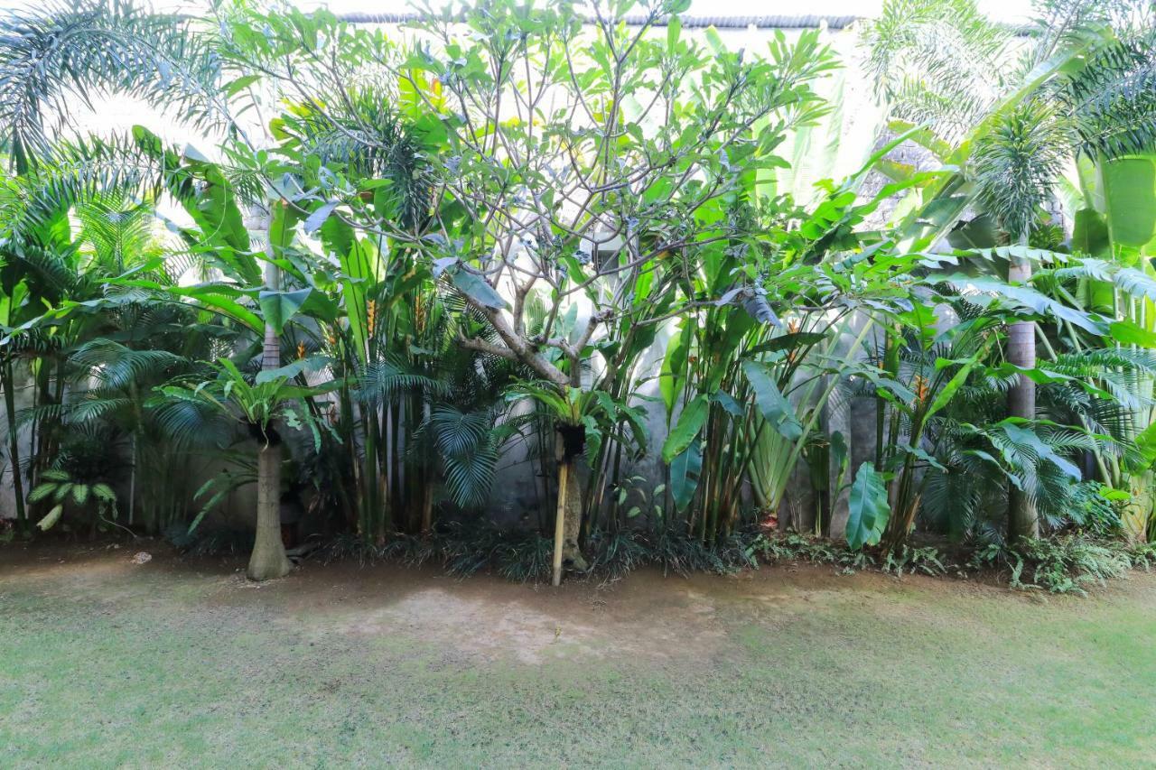 Kubu Kenak Guesthouse Seminyak Exterior foto