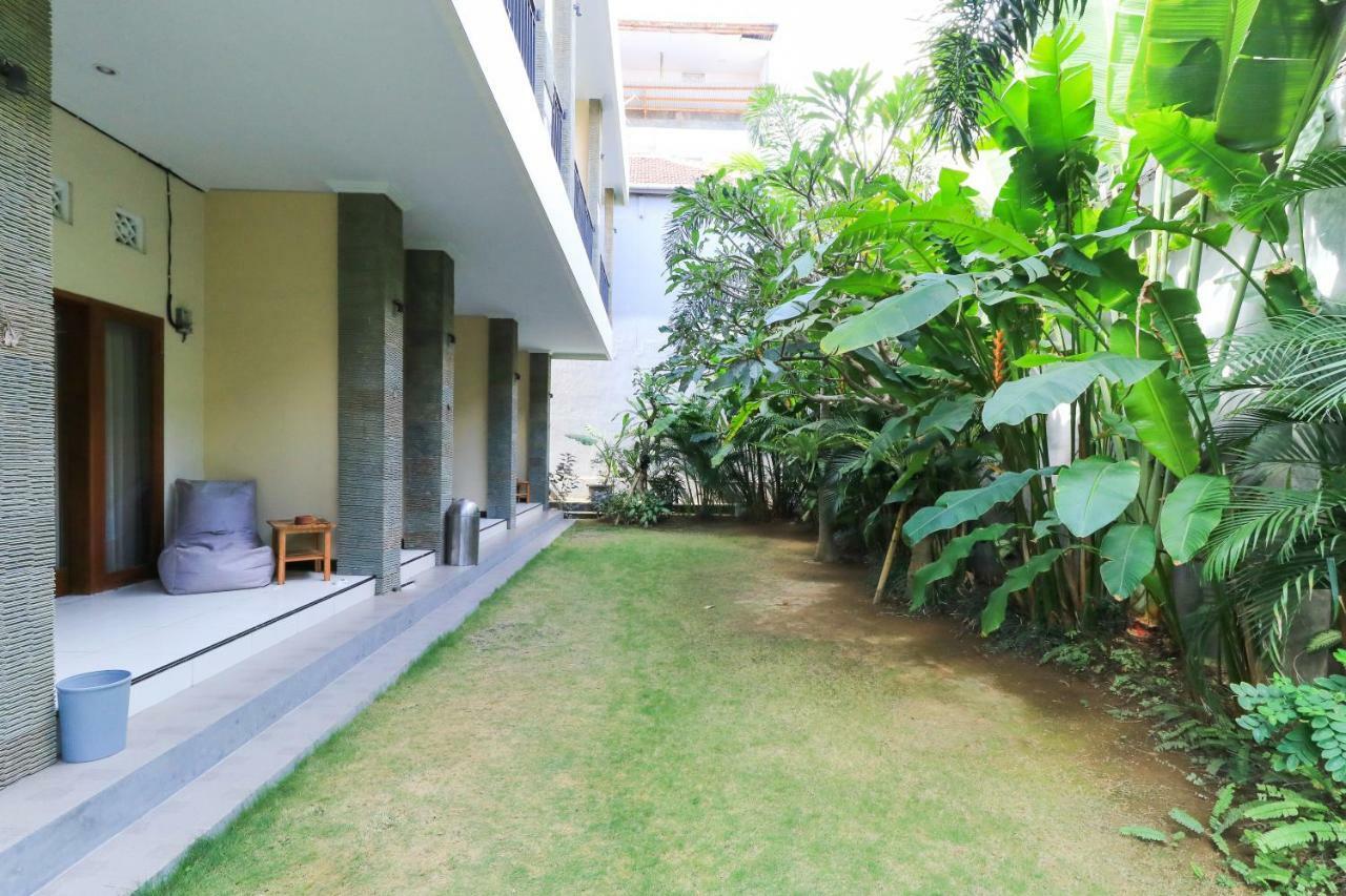 Kubu Kenak Guesthouse Seminyak Exterior foto