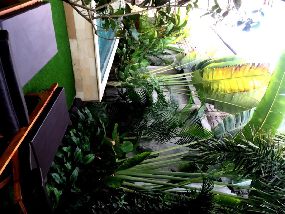 Kubu Kenak Guesthouse Seminyak Exterior foto